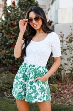 Island Sunsets Green Floral Shorts -Trendy Clothing Store 2P4A2133