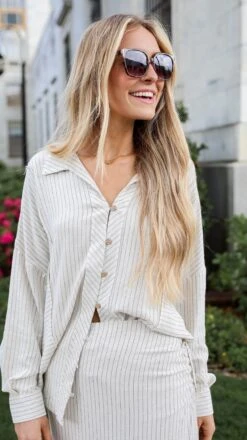 Set For Compliments Linen Striped Blouse