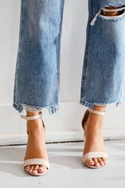Khloe Medium Wash Distressed Straight Leg Jeans -Trendy Clothing Store shopdressup distressed denim jeans 7