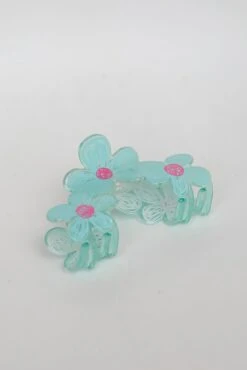 Delicate Nature Floral Claw Hair Clip -Trendy Clothing Store shopdressup flower hair clip 11 bb542c8a e4da 4f51 81aa 7b3746536765