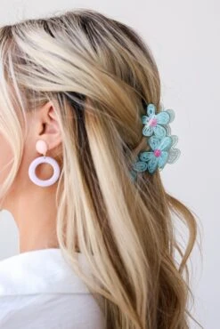 Delicate Nature Floral Claw Hair Clip -Trendy Clothing Store shopdressup flower hair clip 2