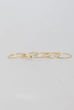 Hannah Gold Flower Ring Set