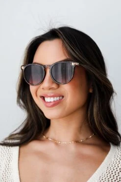 Always Your Favorite Tortoise Round Sunglasses -Trendy Clothing Store shopdressup tortoise sunglasses 2