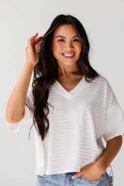 Caroline White Knit Tee -Trendy Clothing Store shopdressup white knit tee 4