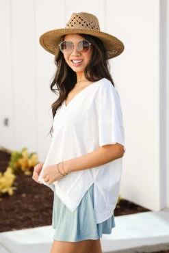 Nicole White V-Neck Tee - DU DEAL -Trendy Clothing Store shopdressup white veck tee 5